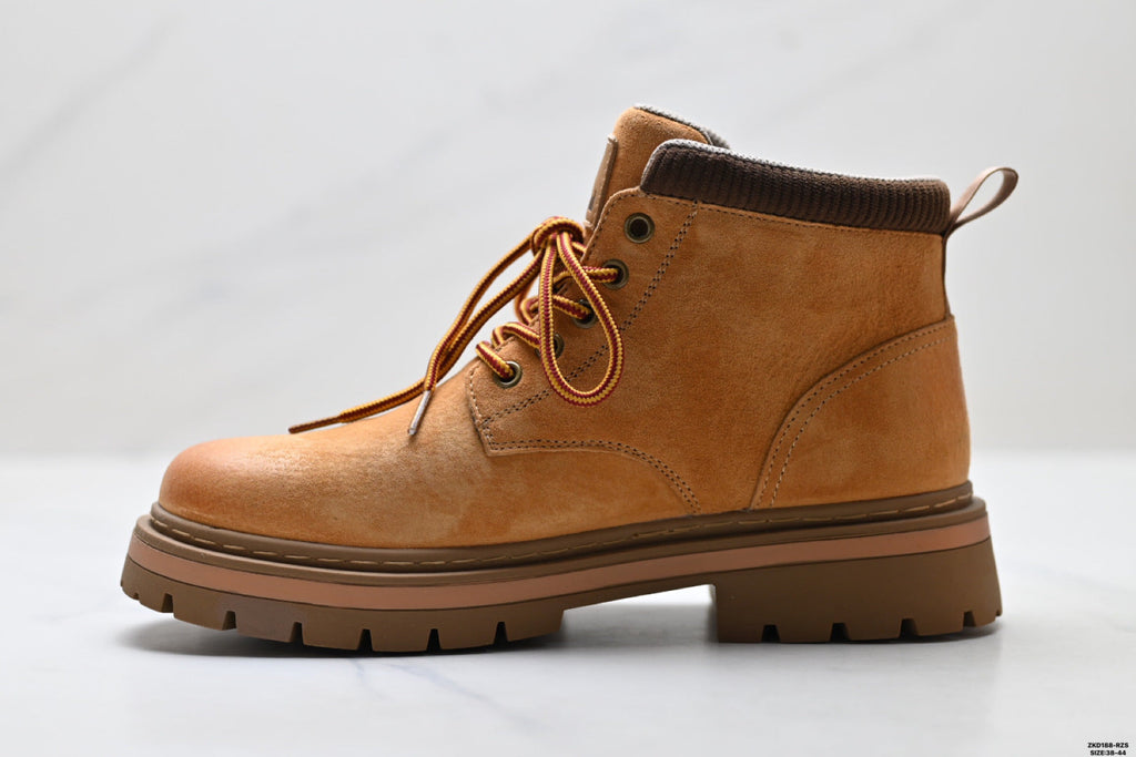 Timberland Wheat Classic Chukka Boot