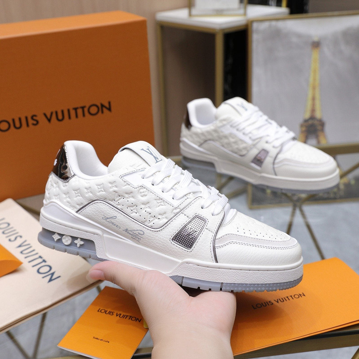 Louis Vuitton Low-Top Lace Sneakers
